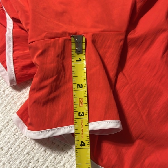 Yogalicious Radiant Courtside Chic Short pleated side hibiscus red size Medium - Picture 7 of 9